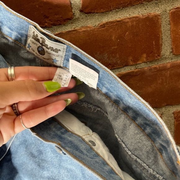 Vintage frayed edge denim shorts - Picture 6 of 6